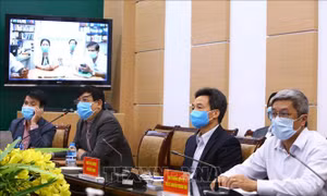 Phó Thủ tướng Vũ Đức Đam: Tiếp tục nỗ lực làm tốt công tác điều trị