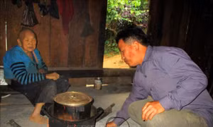 Nhiều bản nghèo biên giới gặp khó khi chưa có điện