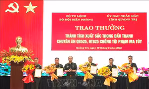 Khen thưởng lực lượng phá thành công hai chuyên án lớn về ma túy