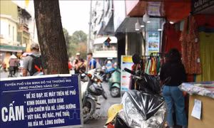 Vỉa hè và lòng đường Hà Nội vẫn liên tục bị tái chiếm