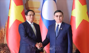 Thủ tướng Phạm Minh Chính hội kiến Chủ tịch Quốc hội Lào