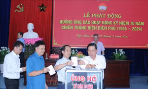 Vận động kinh phí hỗ trợ tỉnh Điện Biên xây dựng nhà Đại đoàn kết