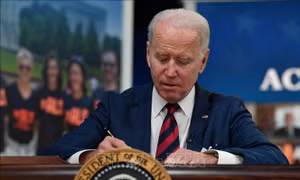 Tổng thống Mỹ Joe Biden ký ban hành 50 luật