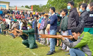  Tăng cường đoàn kết quân dân, bảo vệ chủ quyền, an ninh biên giới