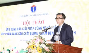 Chuyển đổi số y tế gắn liền với lợi ích thiết thực của thầy thuốc và người dân
