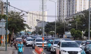 Nhiều cửa ngõ TP Hồ Chí Minh ùn tắc trong ngày đầu nghỉ lễ