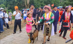 Tháng 4 với 'Sắc màu văn hóa các dân tộc Việt Nam'