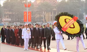 Lãnh đạo Đảng và Nhà nước viếng Chủ tịch Hồ Chí Minh nhân kỷ niệm 80 năm QĐND Việt Nam