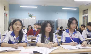 Học sinh lớp 12 'chạy đua' với kỳ thi đánh giá năng lực