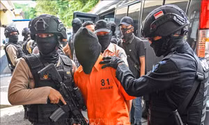 Indonesia bắt giữ 74 nghi can vụ đánh bom liều chết nhằm vào trụ sở cảnh sát