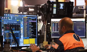 S&P 500 và Nasdaq lập đỉnh lịch sử nhờ kỳ vọng thỏa thuận Mỹ - Iran