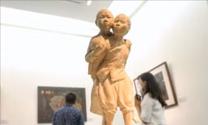 Khai mạc Triển lãm mỹ thuật 'Truyền thống hiếu học'