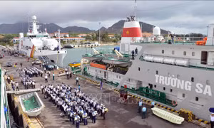 Những chuyến tàu 'chở' đầy mùa xuân, tuổi trẻ 