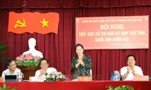 Chủ tịch Quốc hội Nguyễn Thị Kim Ngân tiếp xúc cử tri thị trấn Phong Điền, Cần Thơ