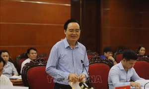 Bộ trưởng GD&ĐT yêu cầu Hòa Bình chuẩn bị kỹ cho kỳ thi tốt nghiệp THPT