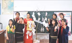 Ngày Nhà giáo Việt Nam 20/11: Cô giáo vùng xa tận tụy với học sinh