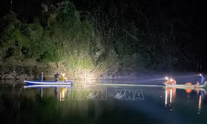 Đắm xuồng trên sông Đồng Nai khiến 1 người tử vong, 1 người mất tích