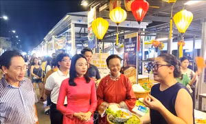 Khai mạc Lễ hội ẩm thực và âm nhạc quốc tế tại Quảng Bình