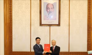 Tổng Bí thư, Chủ tịch nước Nguyễn Phú Trọng trao Quyết định phân công Ủy viên Bộ Chính trị