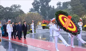 Lãnh đạo Đảng, Nhà nước đặt vòng hoa tại Đài tưởng niệm các Anh hùng liệt sĩ
