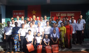 Khai giảng năm học mới ở huyện đảo Trường Sa