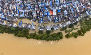 Trung Quốc: Kích hoạt cơ chế ứng phó khẩn cấp với mưa bão, lũ lụt ở miền Nam