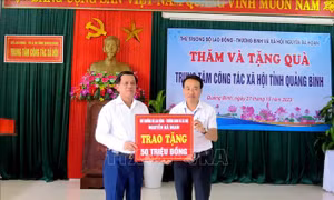 Thăm hỏi các đối tượng yếu thế tại Quảng Bình