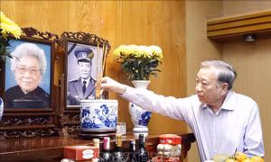 Tổng Bí thư, Chủ tịch nước Tô Lâm dâng hương tưởng nhớ các đồng chí lãnh đạo tiền bối