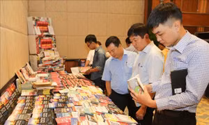 Phê duyệt chương trình đặt hàng xuất bản phẩm sử dụng ngân sách nhà nước