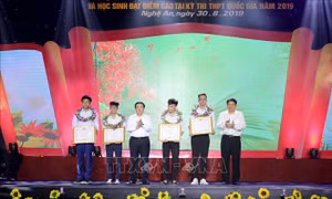 Nghệ An : Truyền lửa tinh thần hiếu học của học sinh xứ Nghệ