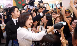 Phu nhân Kim Hea Kyung hào hứng trải nghiệm Lễ hội Văn hóa và Du lịch Hàn Quốc 2026