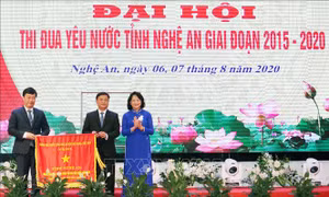 Phó Chủ tịch nước Đặng Thị Ngọc Thịnh dự Đại hội Thi đua yêu nước tỉnh Nghệ An