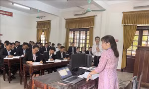 Góp phần đào tạo, bồi dưỡng đội ngũ cán bộ 'nguồn' cho nước bạn