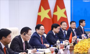 Thủ tướng Phạm Minh Chính gặp Thủ tướng Campuchia Hun Manet