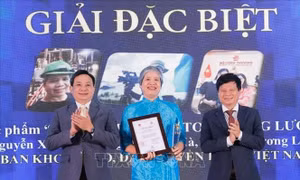 Trao giải thưởng báo chí tuyên truyền về sử dụng năng lượng tiết kiệm và hiệu quả