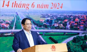Thủ tướng: Giải quyết dứt điểm vấn đề vật liệu san lấp tại các dự án đường bộ cao tốc