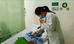 Người đàn ông nguy kịch do tự điều trị suy thận bằng bài thuốc truyền miệng