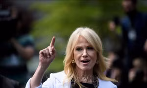 Cố vấn Nhà Trắng Kellyanne Conway thông báo từ nhiệm