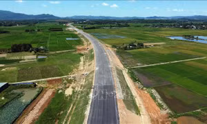 Tạm dừng khai thác một số đoạn tuyến, phục vụ khánh thành cao tốc qua Thanh Hóa, Nghệ An