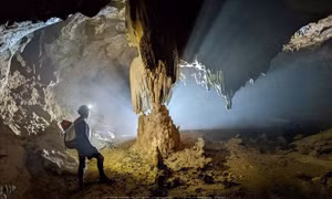 Phát hiện hơn 3 km hang động tuyệt đẹp, còn nguyên sơ ở Quảng Bình