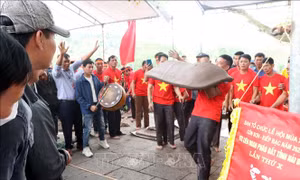 Rền vang pháo đất tại Lễ hội mùa xuân Côn Sơn - Kiếp Bạc