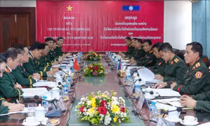 Quân đội Việt Nam - Lào tăng cường trao đổi công tác tuyên huấn