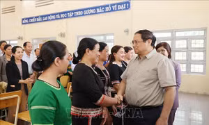 Thủ tướng thăm Trường Phổ thông Dân tộc nội trú huyện Tu Mơ Rông, Kon Tum