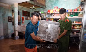 Chủ động di dời, đảm bảo an toàn cho người dân khi xả tràn nước lũ