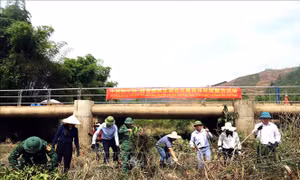 Bảo đảm vệ sinh môi trường trên sông biên giới