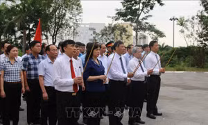 Dâng hương tưởng niệm nhân kỷ niệm 114 năm Ngày sinh đồng chí Hoàng Quốc Việt