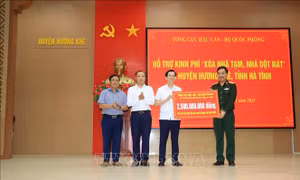 Quân đội hỗ trợ người nghèo Hà Tĩnh xóa nhà dột nát
