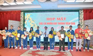 Bạc Liêu tổ chức họp mặt 233 cá nhân đạt thành tích cao