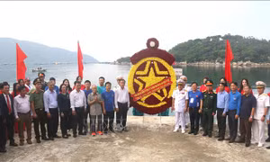Lễ tri ân, thả hoa tưởng niệm các chiến sỹ tàu Không số tại di tích Vũng Rô