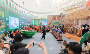 Triển lãm thành tựu đất nước: Ấn tượng với bản sắc văn hóa và những công trình tiêu biểu